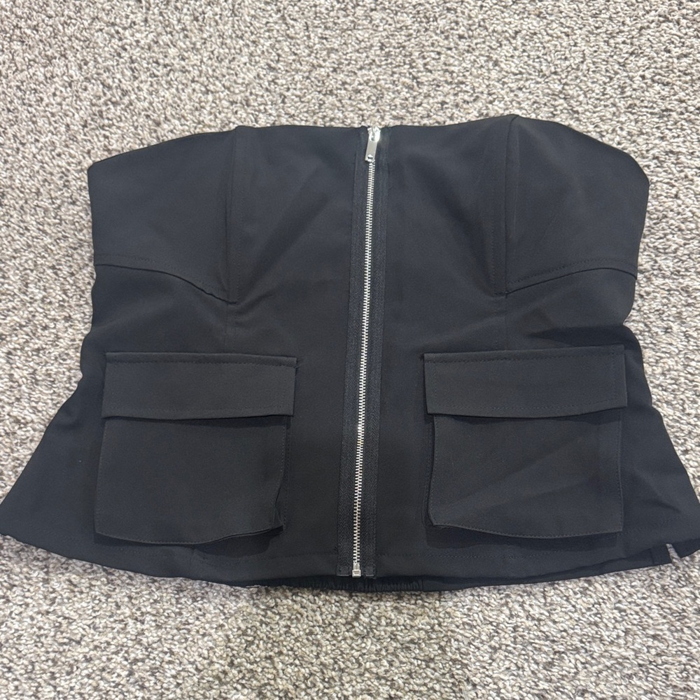 like an angel Black Strapless Crop Top with Front Zip